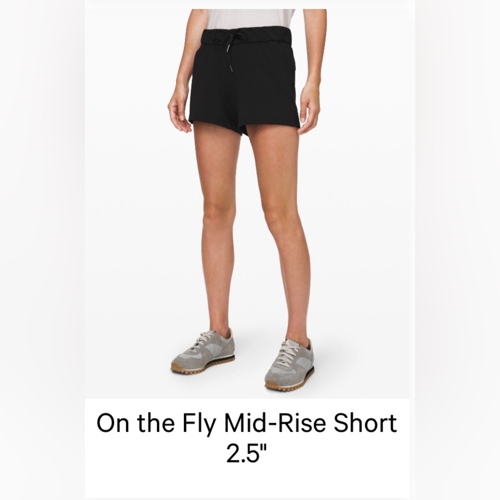 Lululemon On the Fly Mid Rise 2.5 Shorts